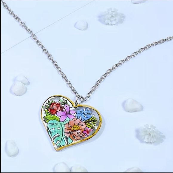 -Bohemian heart-shaped flower design wood necklace and earring set - Picture 2 of 8